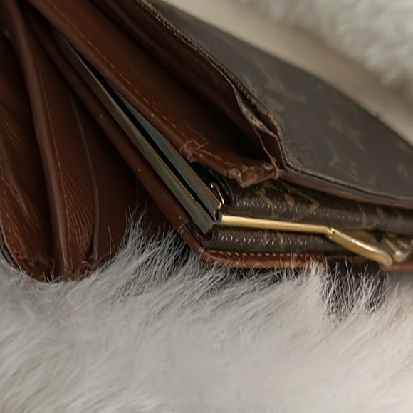 Louis Vuitton TH1062 LV Monogram Viennois Wallet - Picture 9 of 11